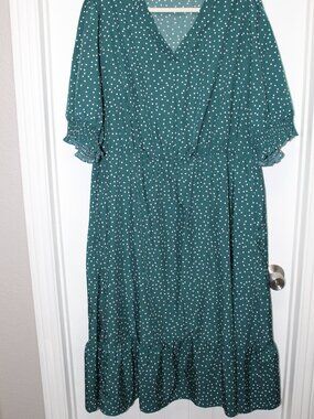 Bloomchic Green Polka Dot Shirred Flutter Hem Dress Plus 26 Light Weight (30-10)